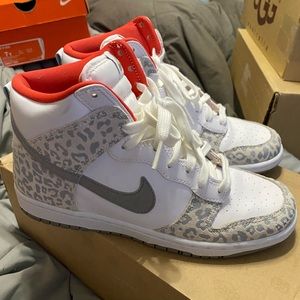 Womens Nike Dunks, size 7.5. Gray cheetah/coral